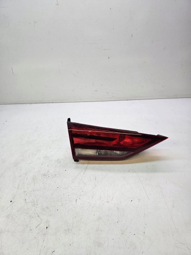 LAMPA LEWY TYŁ W KLAPĘ AUDI A3 8V SEDAN 8V5945093G