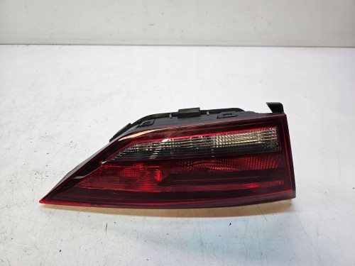 LAMPA LEWY TYŁ W KLAPĘ AUDI A3 8V SEDAN 8V5945093G