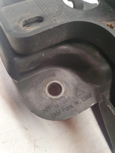 ŚLIZG ZDERZAKA LEWY TYŁ AUDI A6 C6 4F9807891 AVANT