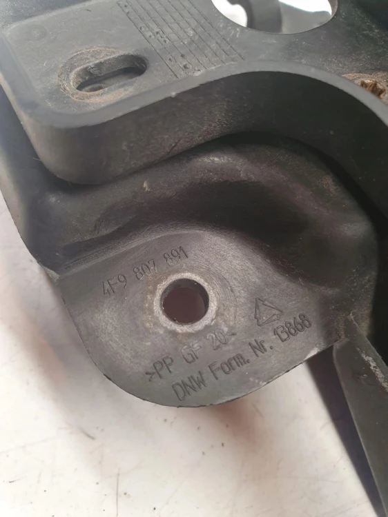 ŚLIZG ZDERZAKA LEWY TYŁ AUDI A6 C6 4F9807891 AVANT