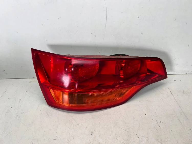 LAMPA LEWY TYŁ AUDI Q7 4L 4L0945093