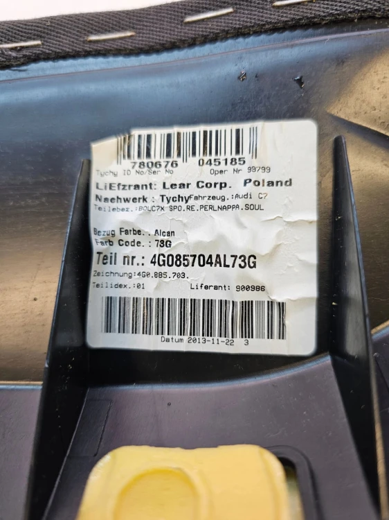 BOCZEK KANAPY PRAWY TYŁ SKÓRA AUDI A6 C7 4G085704AL