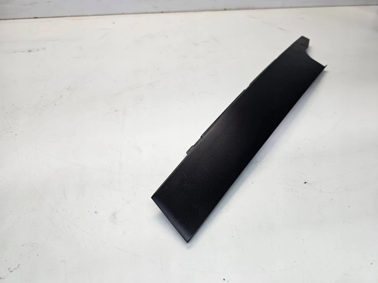 NAKŁADKA OSŁONA PRAWY PRZÓD DRZWI AUDI Q5 8R 8R0837902Q MAT