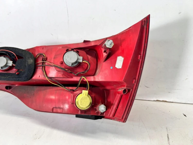 LAMPA LEWY TYŁ AUDI Q7 4L 4L0945093