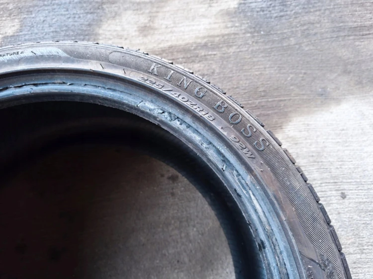 OPONA LATO KINGBOSS K118 225/40R18 92W 01/23 7MM