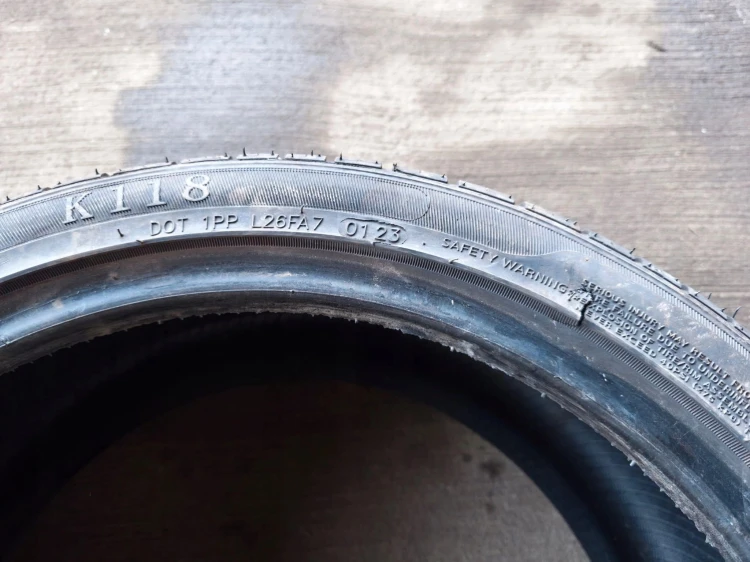 OPONA LATO KINGBOSS K118 225/40R18 92W 01/23 7MM