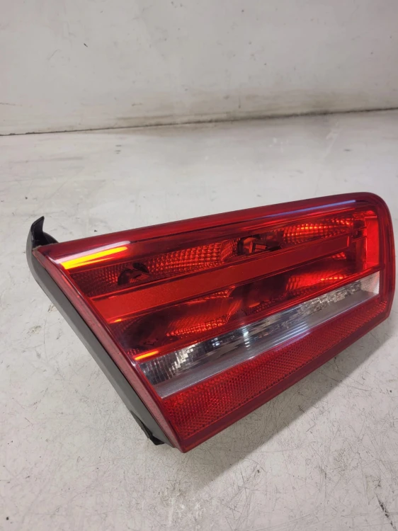 LAMPA LEWY TYŁ W KLAPĘ AUDI A6 C7 SEDAN 4G5945093