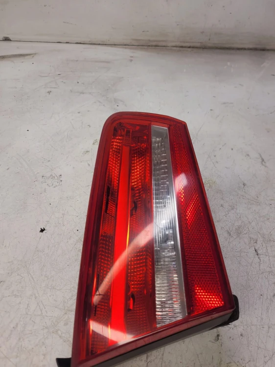 LAMPA LEWY TYŁ W KLAPĘ AUDI A6 C7 SEDAN 4G5945093