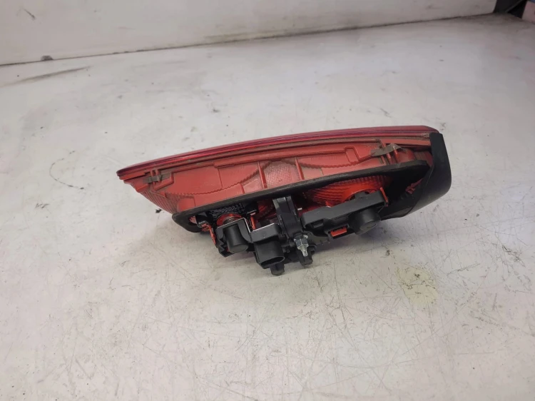 LAMPA LEWY TYŁ W KLAPĘ AUDI A6 C7 SEDAN 4G5945093