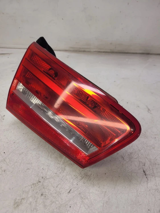 LAMPA LEWY TYŁ W KLAPĘ AUDI A6 C7 SEDAN 4G5945093
