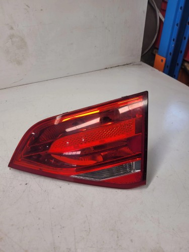 LAMPA PRAWY TYŁ W KLAPE AUDI A4 B8 SEDA 8K5945094D