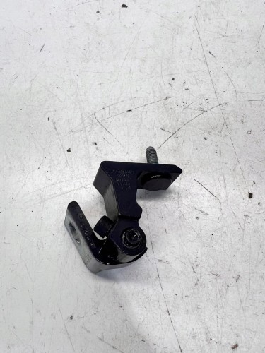 ZAWIAS DRZWI LEWA AUDI A4 B9 Q5 FY 8V0833403H
