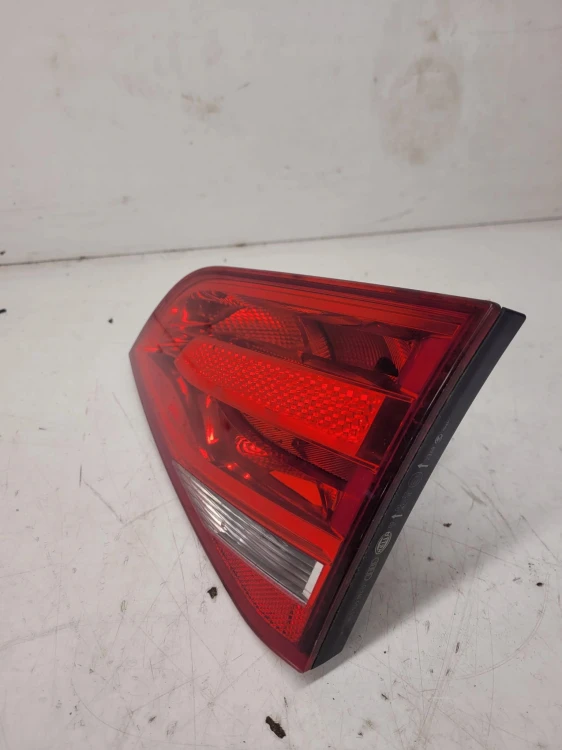 LAMPA PRAWY TYŁ W KLAPE AUDI A4 B8 SEDA 8K5945094D