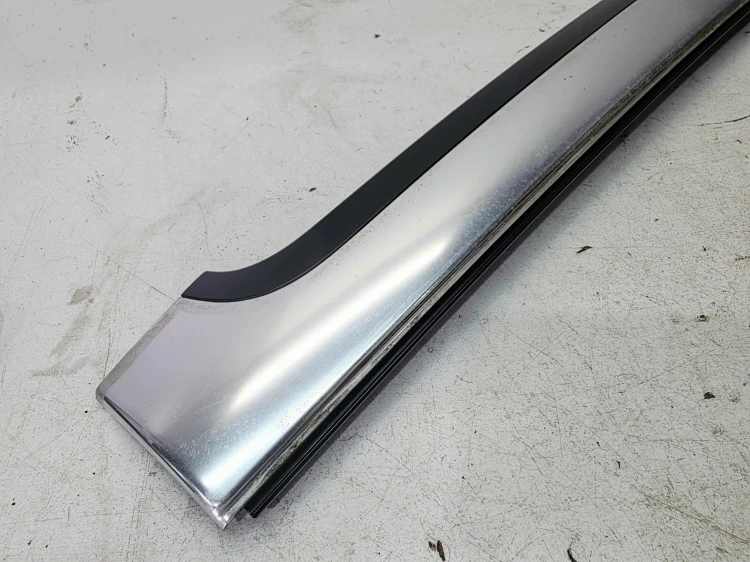 LISTWA CHROM SZYBY CZOŁOWEJ PRAWA AUDI A5 8F CABRIO 8F0853266A