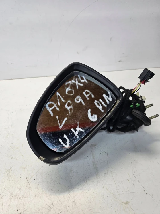 LUSTERKO ZEWNĘTRZNE LEWE AUDI A1 8X4 6-PIN UK LB9A