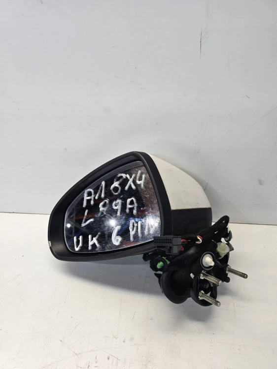 LUSTERKO ZEWNĘTRZNE LEWE AUDI A1 8X4 6-PIN UK LB9A