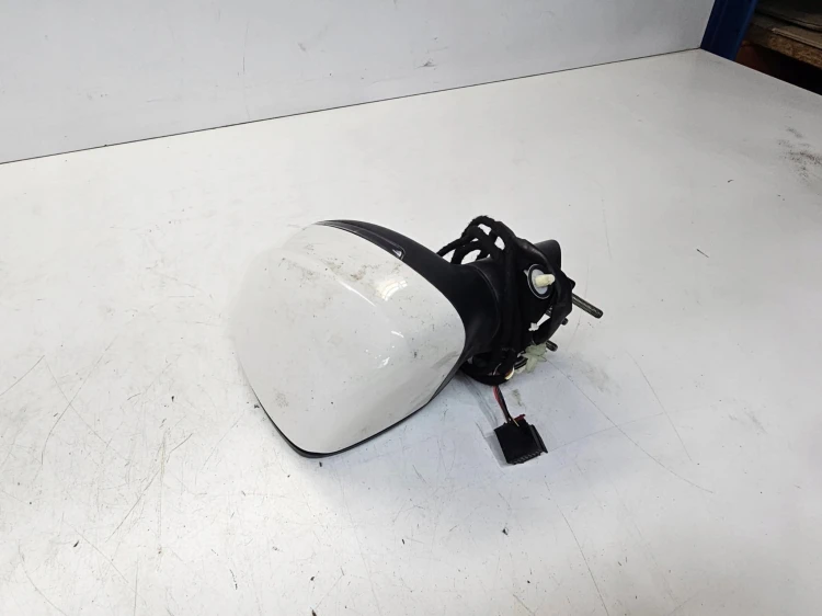 LUSTERKO ZEWNĘTRZNE LEWE AUDI A1 8X4 6-PIN UK LB9A