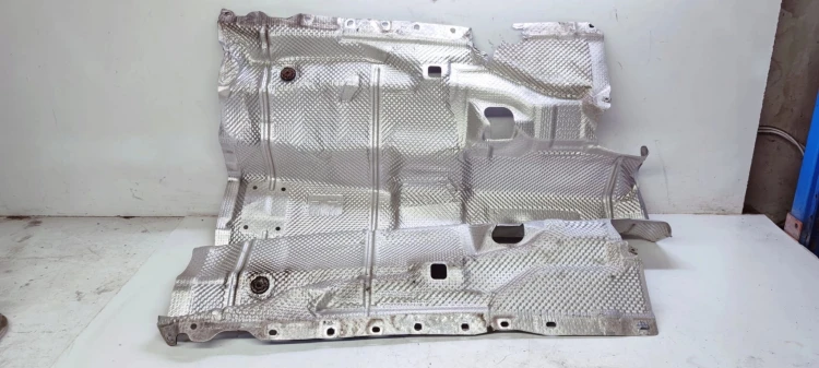 OSŁONA TERMICZNA TUNELU AUDI A6 C8 A7 4K0804160E
