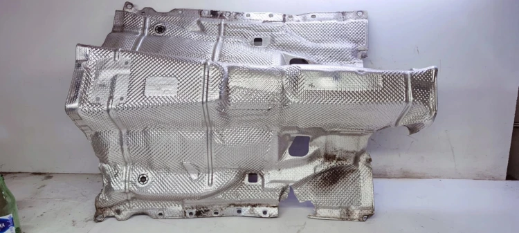 OSŁONA TERMICZNA TUNELU AUDI A6 C8 A7 4K0804160E