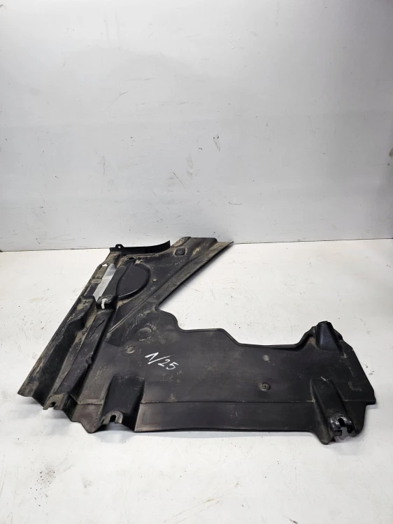 OSŁONA PODWOZIA TYŁ AUDI A4 B9 8W0825216E