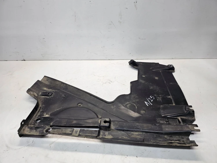 OSŁONA PODWOZIA TYŁ AUDI A4 B9 8W0825216E