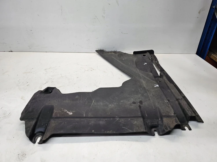 OSŁONA PODWOZIA TYŁ AUDI A4 B9 8W0825216E