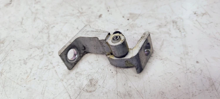 ZAWIAS DRZWI LEWY AUDI A1 8X Q3 8U A3 8V 8X0831403B