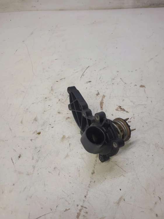 OBUDOWA TERMOSTATU AUDI S4 S5 A6 3.0 T 06E121111AL