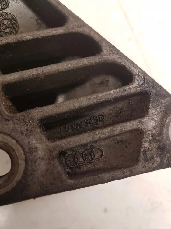 PODUSZKA SILNIKA AUDI A6 C6 3.0 TDI 4F0199343G