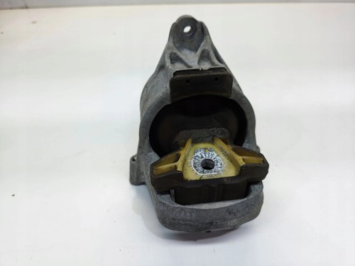 ŁAPA WSPORNIK PODUSZKA SILNIKA PRAWA AUDI A4 B9 A5 8W 2.0 TFSI 8W0199372CR
