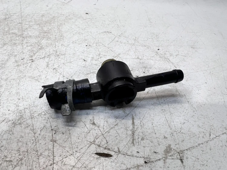 ZAWÓR FILTRA PALIWA AUDI A3 8L 1J0127247A