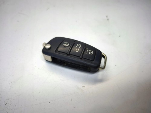 KLUCZYK PILOT SCYZORYK AUDI A1 8X Q3 8U 8X0837220D 4/25