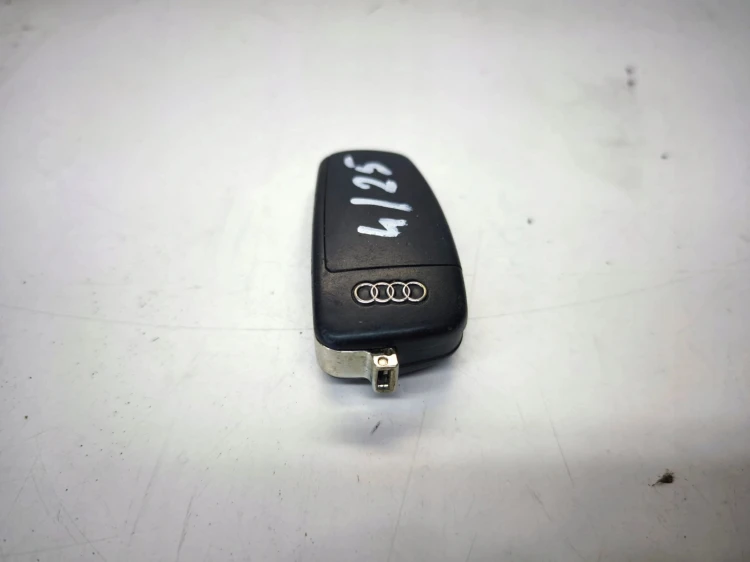 KLUCZYK PILOT SCYZORYK AUDI A1 8X Q3 8U 8X0837220D 4/25