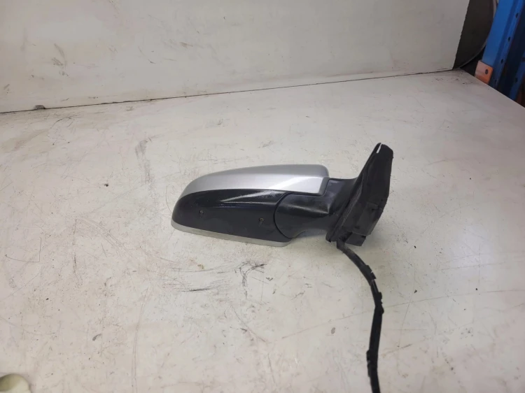 LUSTERKO PRAWY PRZÓD AUDI A3 8P3 LY7W 5 PIN UK 3D