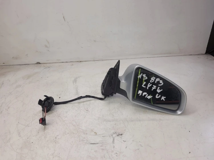 LUSTERKO PRAWY PRZÓD AUDI A3 8P3 LY7W 5 PIN UK 3D