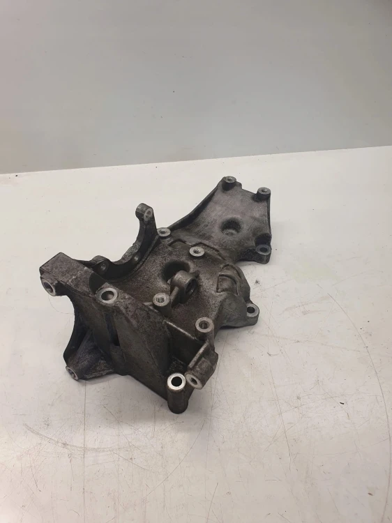 ŁAPA ALTERNATORA AUDI A4 A6 VW 2,0 TFSI 06D903143D