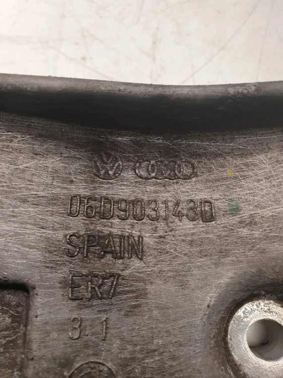 ŁAPA ALTERNATORA AUDI A4 A6 VW 2,0 TFSI 06D903143D