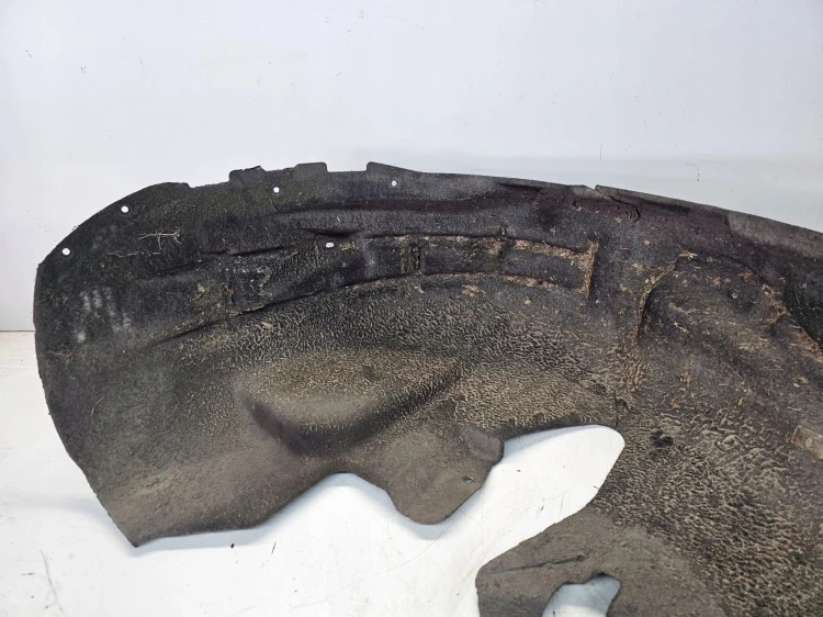 NADKOLE PRAWY TYŁ AUDI Q3 8U 8U0810172A