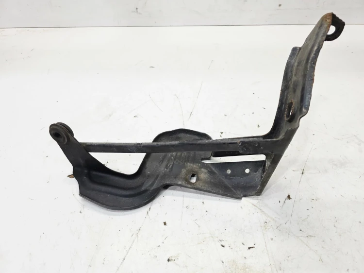 MOCOWANIE WIESZAK INTERCOOLERA PRAWY AUDI A6 C6 4F0145814AB