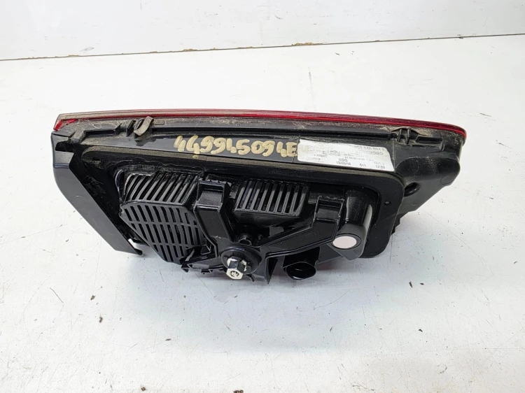 LAMPA PRAWY TYŁ LED W KLAPĘ AUDI A6 C7 LIFT AVANT 4G9945094E