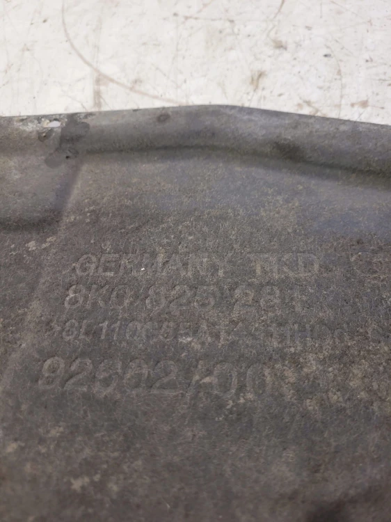 OSŁONA PODWOZIA TYŁ AUDI A4 B8 8K0825281