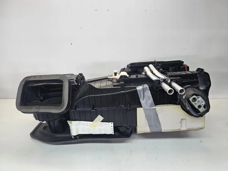 NAGRZEWNICA KOMPLETNA AUDI A4 B8 Q5 8K1820005AS