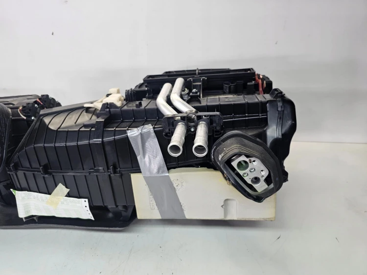 NAGRZEWNICA KOMPLETNA AUDI A4 B8 Q5 8K1820005AS