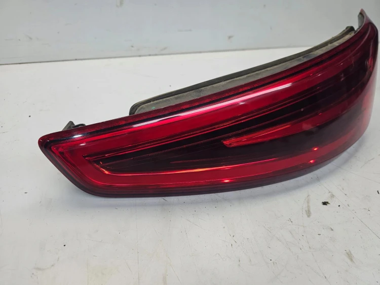 LAMPA LED PRAWY TYŁ AUDI Q3 8U 8U0945094A ORYGINAŁ
