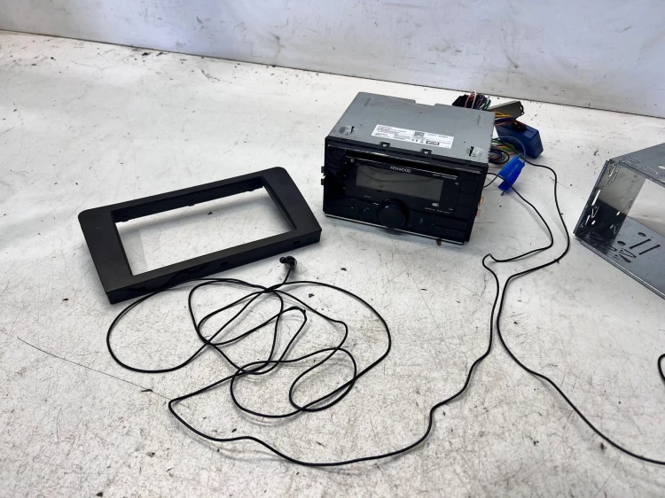 RADIO 2 DIN KENWOOD DPX-7200DAB AUDI A3 8P