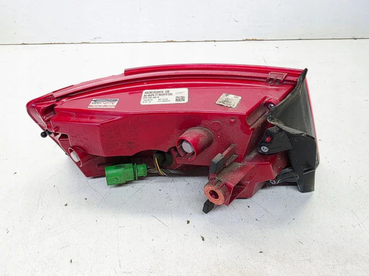 LAMPA PRAWY TYŁ Z BŁOTNIKA LED AUDI A5 8T LIFT 8T0945096H USZKODZONA