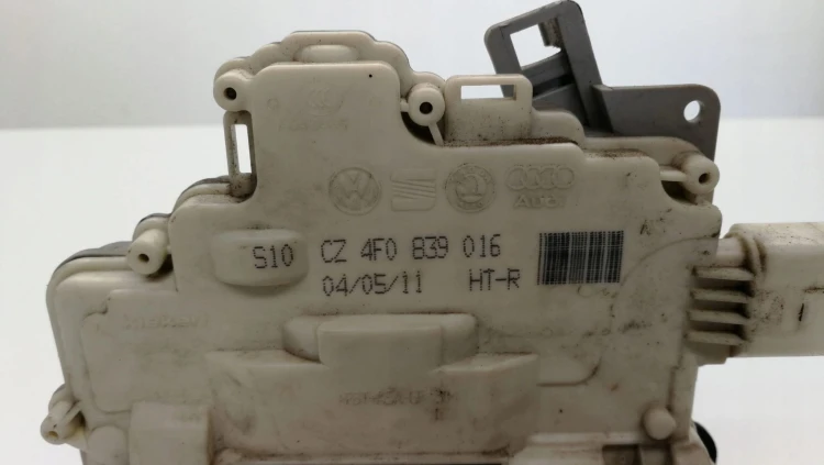 ZAMEK DRZWI PRAWY TYŁ AUDI A3 A6 C6 4F0839016 7PIN