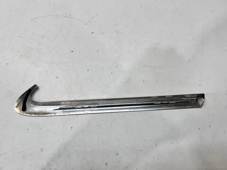 LISTWA SZYBY KAROSERYJNEJ CHROM LEWY TYŁ AUDI A4 B8 SEDAN 8K5853345B