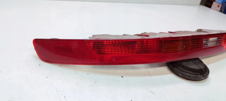 LAMPA LEWY TYŁ W ZDERZAK AUDI Q5 8R 8R0945095 ORYGINAŁ
