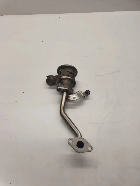 ZAWÓR EGR LEWY AUDI A6 C6 A8 4.2 BVJ 079131101H
